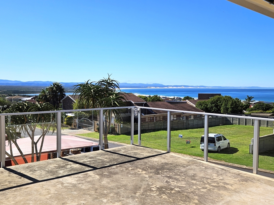 3 Bedroom Property for Sale in Wavecrest Eastern Cape